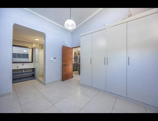1 BEDROOM APARTMENT FOR SALE IN MENLO PARK